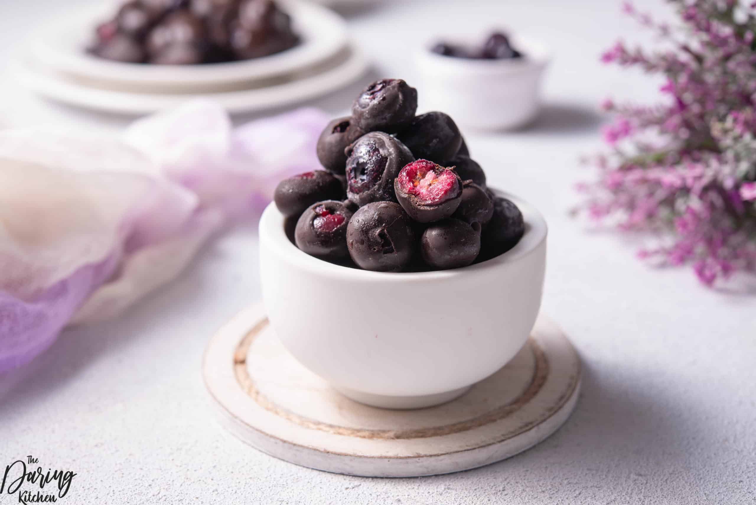 Perfect Chocolate Covered Blueberries: Fresh vs. Dried & Melting Tips